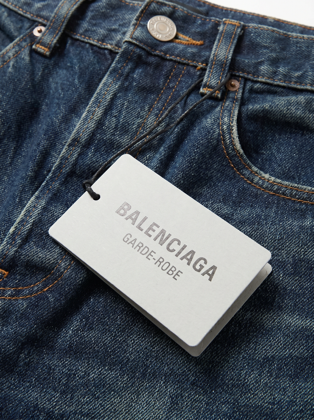 CALÇA JEANS BALENCIAGA (NOVA)
