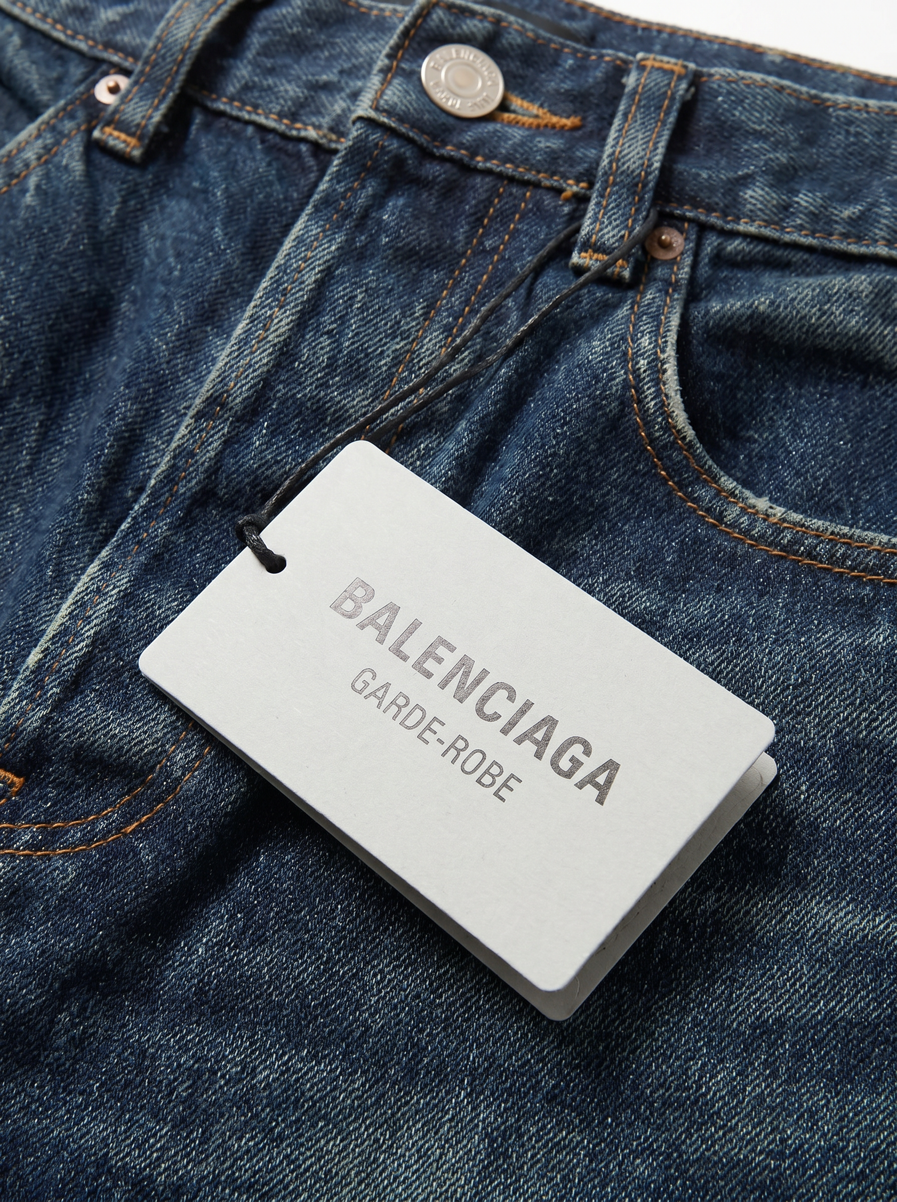 CALÇA JEANS BALENCIAGA (NOVA)