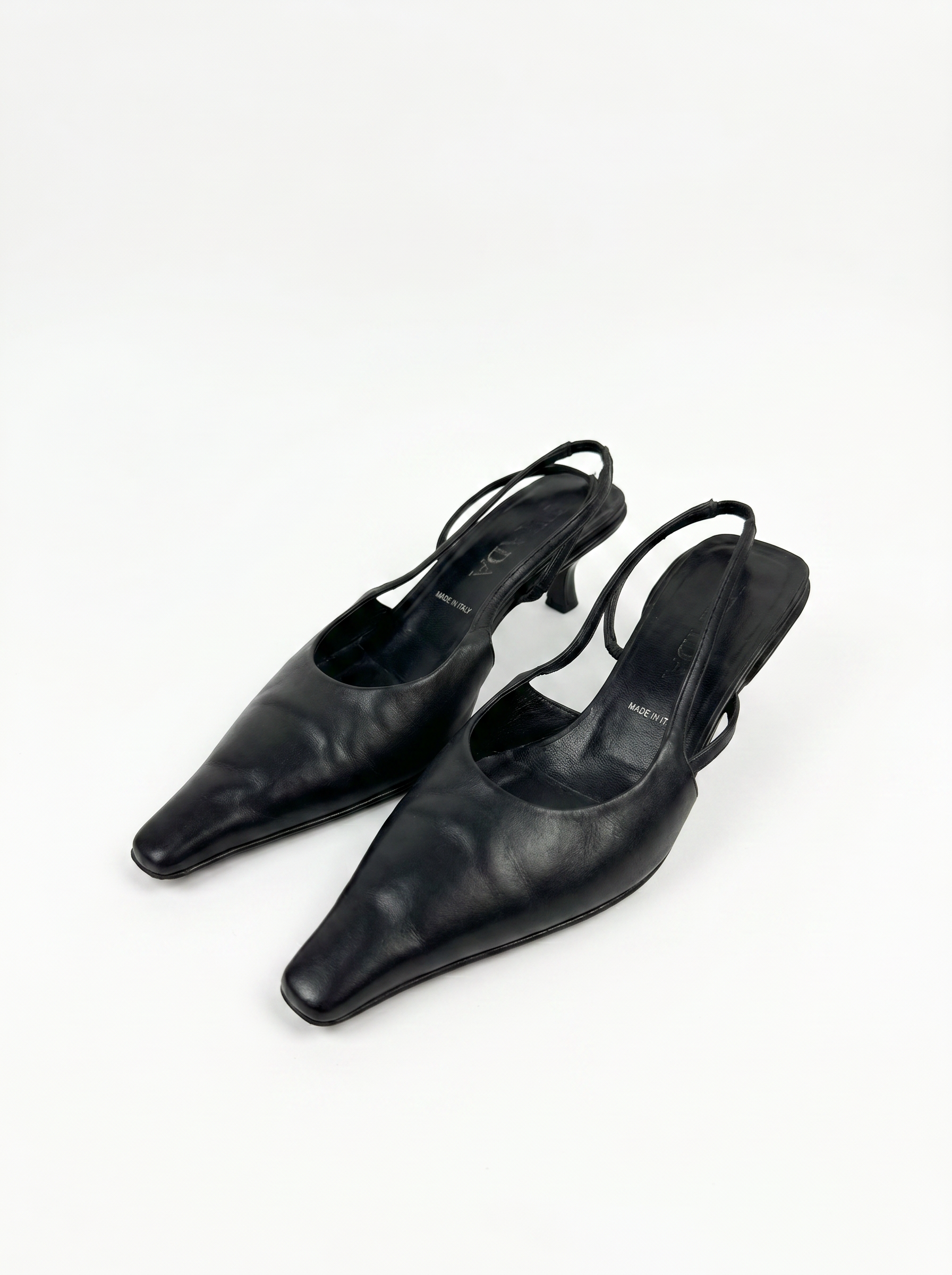 Salto slingback preto bico fino - Prada - imagem 1