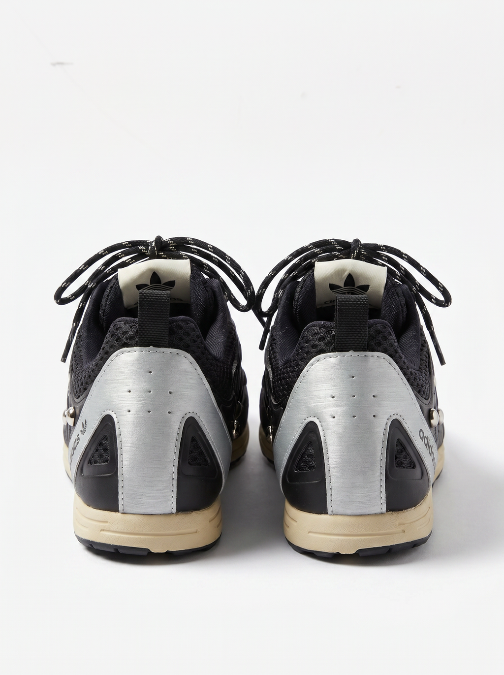 Tenis preto - Adidas - imagem 5